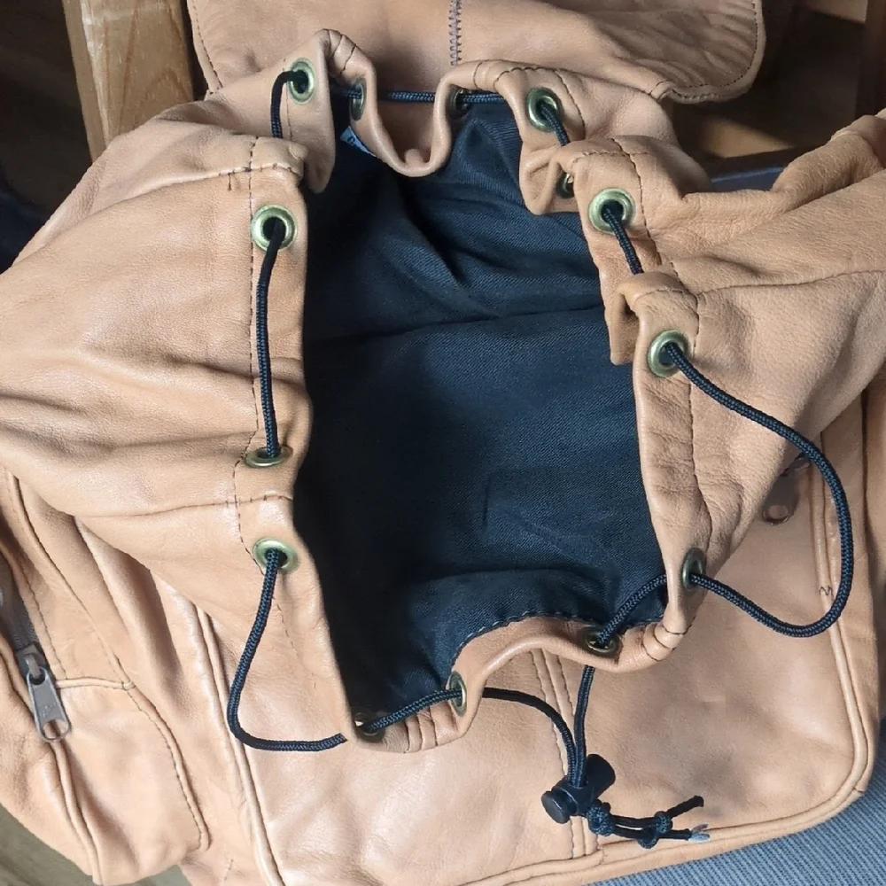 Hard Rock Cafe Tan Backpack with Classic Design - Picture 3 of 3